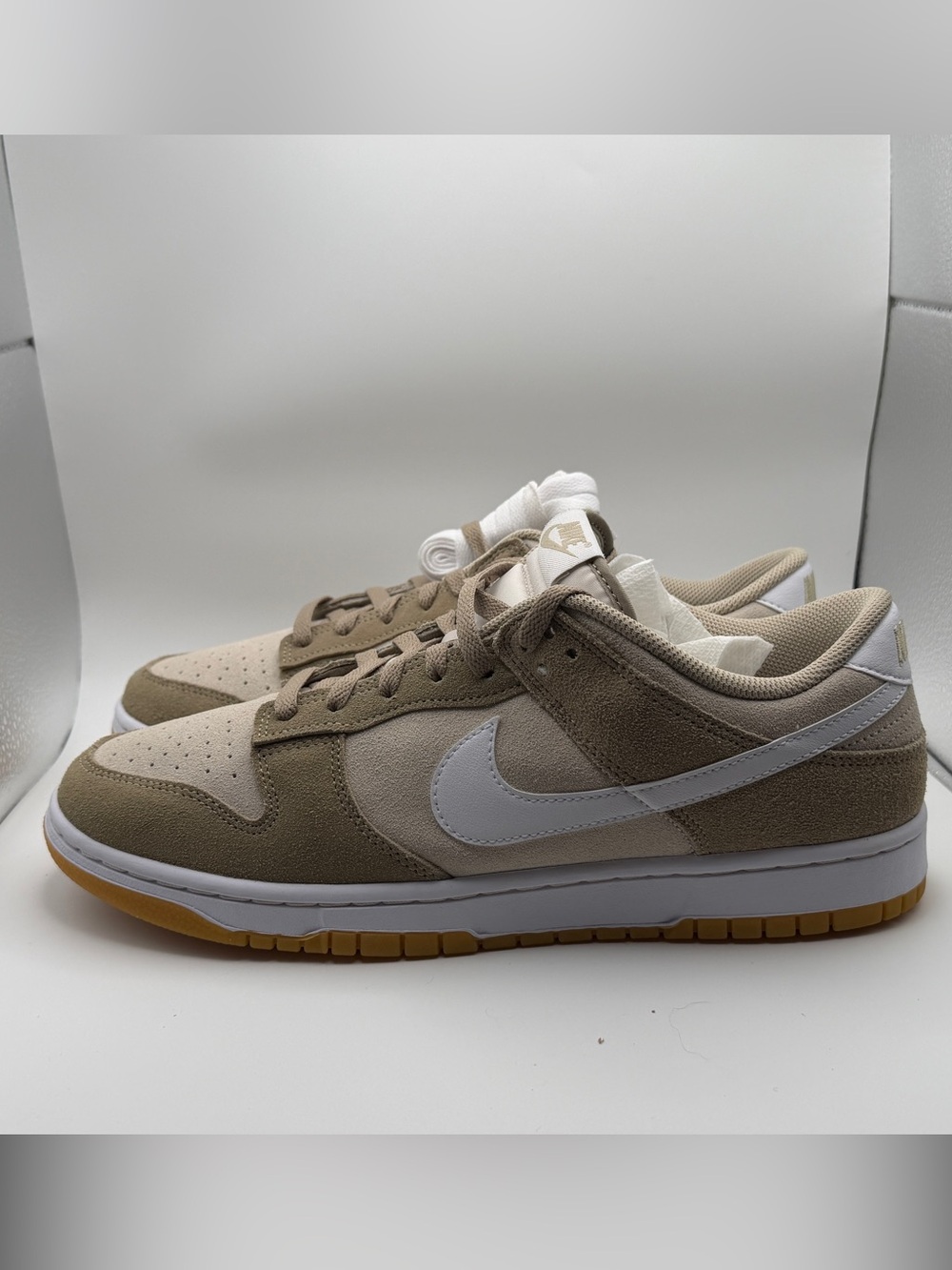 Nike Men’s Low-Top Sneakers in Beige, White, Gum
